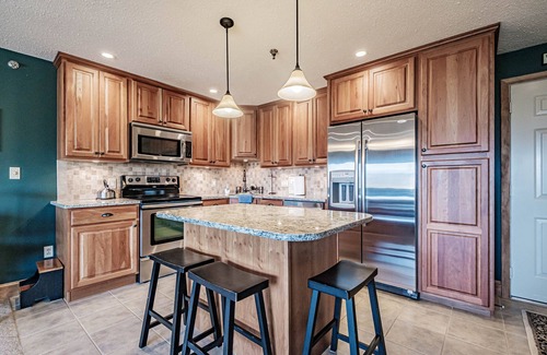 Sunday River Area Condo | On Mountain two bedroom unit sleeping 6 with air conditioning!