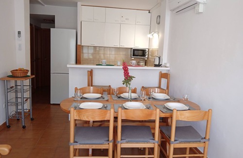 Empuriabrava Apartment | On offer Beautiful apartment in Ampuriabrava. 1st line beach, central.