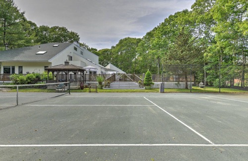 Westhampton House | On Private Lot, Open Floor Concept, Master Bedroom with Hot Tub