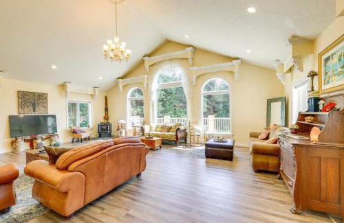 Libby House | On-Site Lake Access Couples Retreat in Libby!