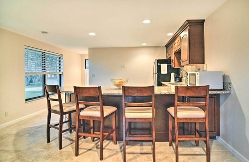 Seminole Apartment | On-Site Pond: Sleek Largo Studio < 7 Mi to Beach!