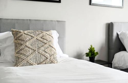 Kidbrooke with Hornfair House | On Site Stays - 4 bed, 2 bath, Parking, Wifi and garden