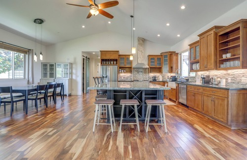 Pilot Hill House | On-Site Vineyard: Gem on 10 Acres in Pilot Hill!