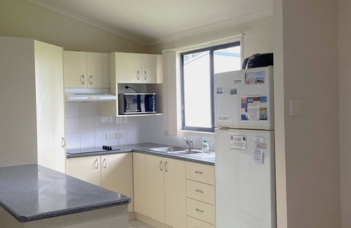 Burrum Heads House | On The Bank - Burrum Heads- Riverfront- 3BR- Aircon