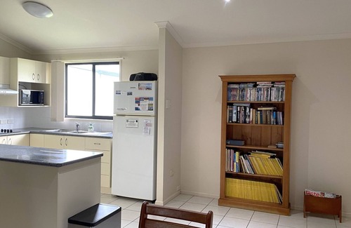 Burrum Heads House | On The Bank - Burrum Heads- Riverfront- 3BR- Aircon
