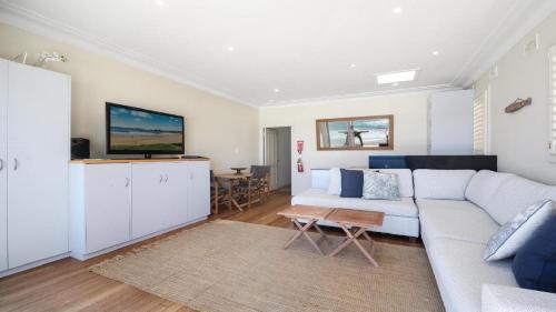 Wamberal House | On The Beach #13 Beachfront, Ocean Views Accom Holidays