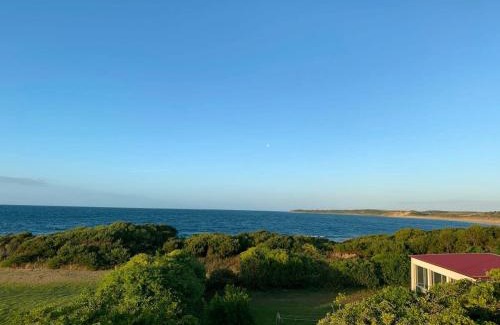 Low Head House | On The Beach & Golf Course Minutes from MTB Trails