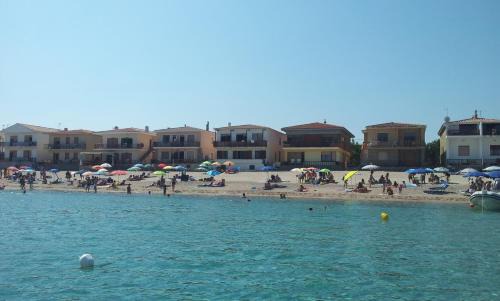 Vignola Mare Apartment | On The Beach La Rena Beddha