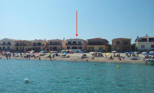 Vignola Mare Apartment | On The Beach La Rena Beddha