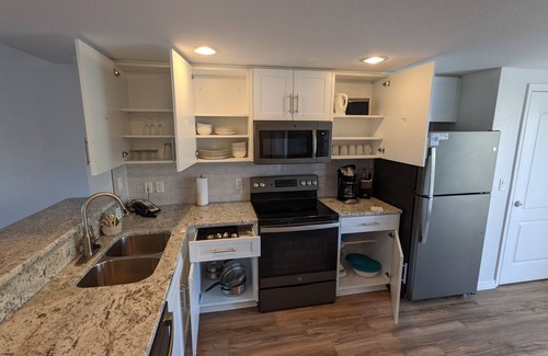 Treasure Island Condo | ON THE BEACH Renovated Sunset Vistas Free Parking St. Pete Treasure Island