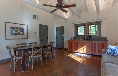 Pass Christian House | On the Beach, Teddy Roosevelt Stayed Here. Pet friendly, large fenced property