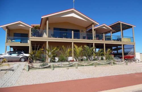 Denham Bed & Breakfast | On the Deck @ Shark Bay