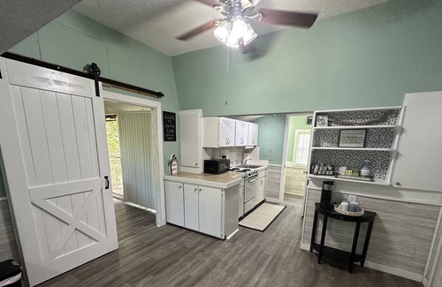 Hermitage Cabin | “On The Edge” Cabin Secluded, quiet, peaceful, private community