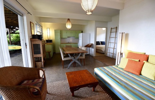 Smiths Lake House | On The Edge - Waterfront & Kayaks. Views. SPECIAL!