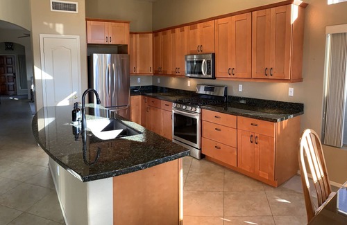 Coyote Lakes House | ON THE GOLF COURSE! Beautiful Sunsets with Mountains. Family Friendly.