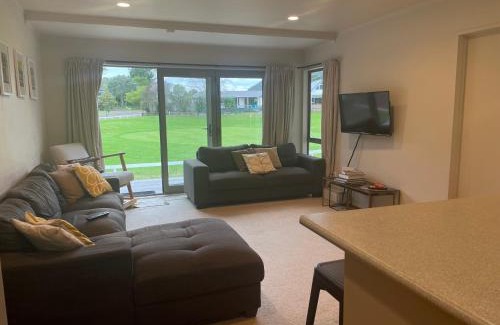 Pauanui House | On The Green - Pauanui Holiday Home