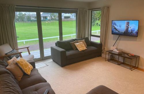 Pauanui House | On The Green - Pauanui Holiday Home