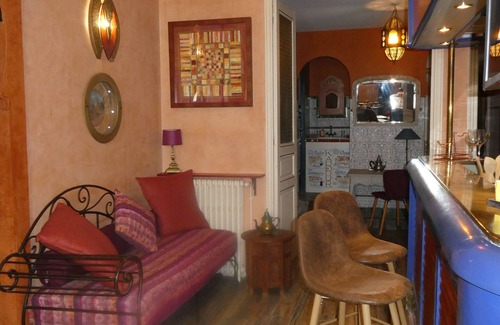 Cavaillon House | On the ground floor of a beautiful listed Haussmann building, unusual 150 m² with private hammam