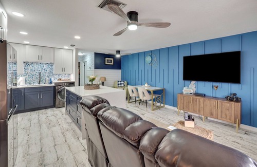 Venice Condo | On the Island of Venice, Relax in Paradise & Enjoy the Gulf Coast FUN! Book NOW!