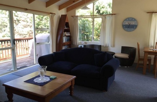 Pauanui House | On the park, 6min walk to beach