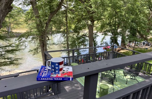 New Braunfels House | *on the River, Canoe, Minutes from whitewater!, Fire pit
