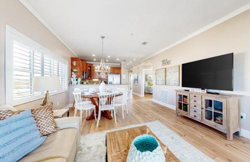 Independence Square Apartment | On The Rocks 3