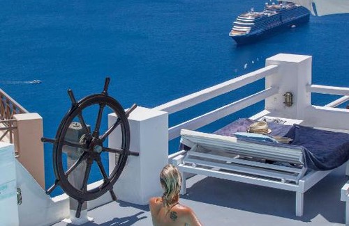 Imerovigli Hotel | On The Rocks - Small Luxury Hotels of the World