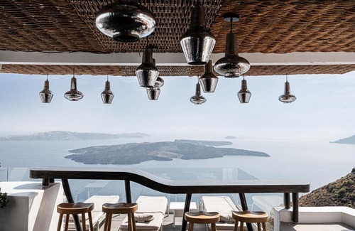 Imerovigli Hotel | On The Rocks - Small Luxury Hotels of the World