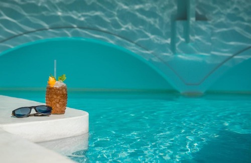 Imerovigli Hotel | On The Rocks - Small Luxury Hotels of the World