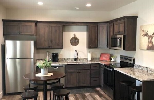 Salmon House | On the Salmon River-Cabin 3 - 2 bed, 2 Bath, Sleeps 6