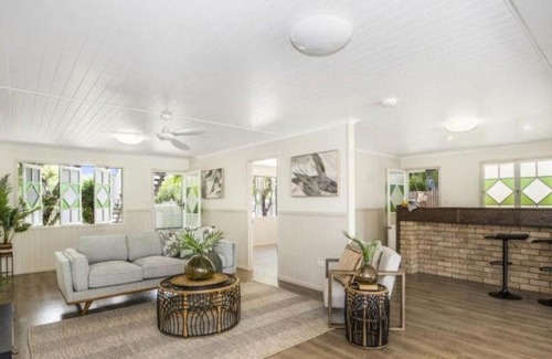 Railway Estate House | On The Townsville V8 Track
