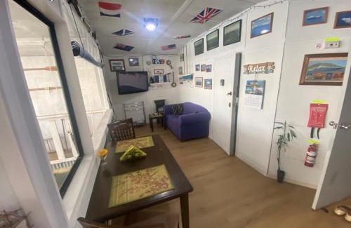 Whangarei Apartment | On the water boat House