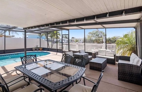 Vista Del Mar House | On the Water! *Pool & Golf Cart