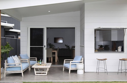 Yamba House | On The Waterfront -Yamba