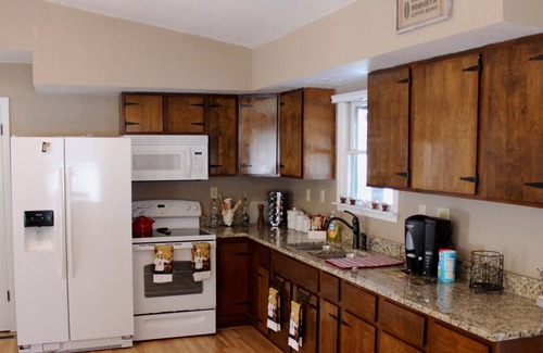 Makanda House | * On the Wine Trail * Near Giant City & Shawnee Forest! * Wi-Fi *