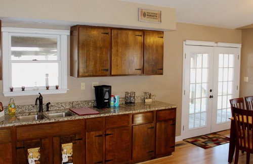 Makanda House | * On the Wine Trail * Near Giant City & Shawnee Forest! * Wi-Fi *