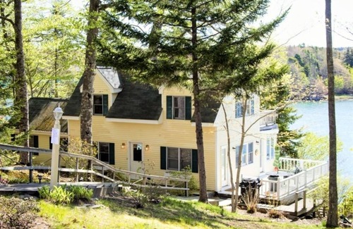 Harpswell House | On Top of the Sea North Harpswell House