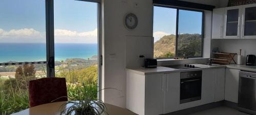 Korora Apartment | ON TOP Of THE WORLD Garden Studio
