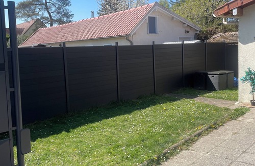 Oncy-sur-Ecole House | Oncy mini house relaxes. Pets allowed