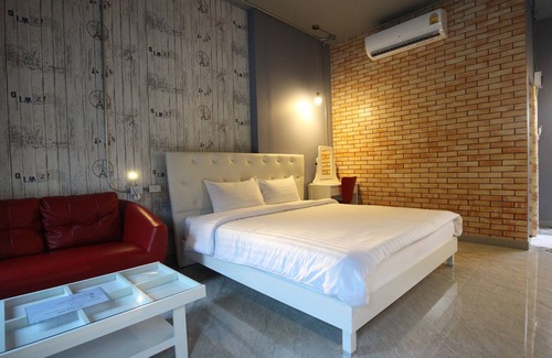 Ang Sila Hotel | One Beat Vintage & Bistro