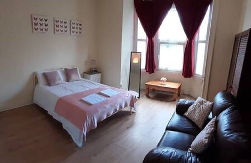 Cork Apartment | One bed flat in listed Georgian building