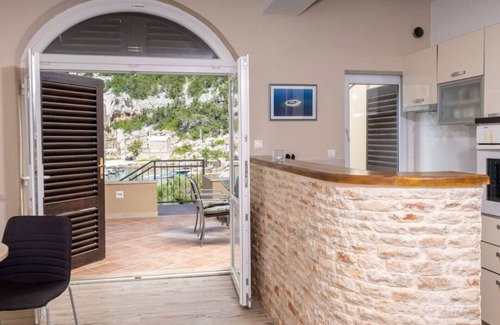 Zastrazisce Apartment | One - Bedroom Apartment with Terrace