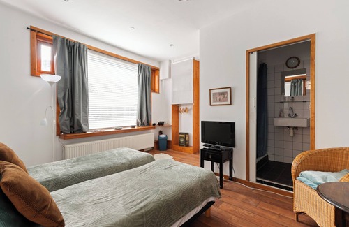 Diamantbuurt Bed & Breakfast | One-Bedroom Apartment with Private Bathroom -close by the Center of Amsterdam