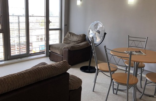 Barking Apartment | One bedroom apartment 20 min from central london and canarywharf
