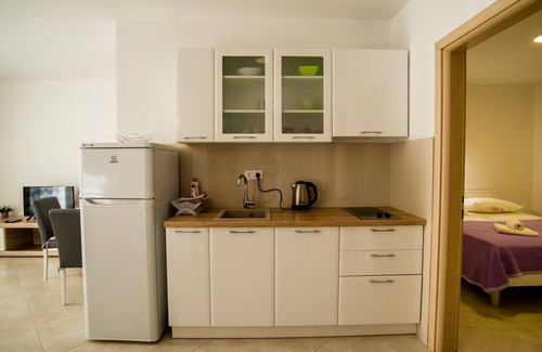 Promajna Apartment | One bedroom apartment near beach Promajna, Makarska (A-2605-d)