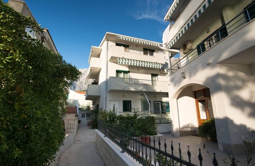 Promajna Apartment | One bedroom apartment near beach Promajna, Makarska (A-2605-d)