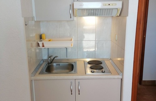 Igrane Apartment | One bedroom apartment with balcony and sea view Igrane, Makarska (A-24696-b)
