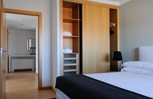 Parque das Nacoes Apartment | One-Bedroom Apartment with River View | Panoramic Living