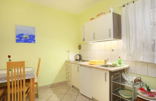 Borak Apartment | One bedroom apartment with terrace and sea view Omiš (A-18919-b)