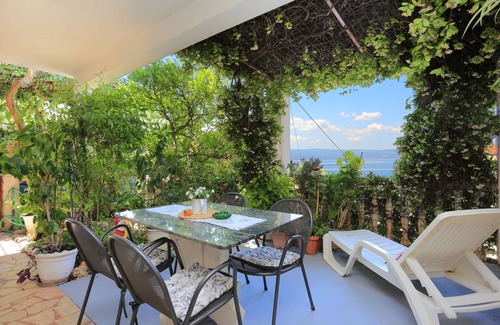 Borak Apartment | One bedroom apartment with terrace and sea view Omiš (A-18919-b)